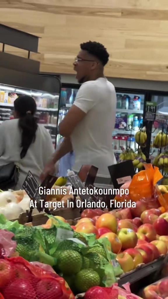 好男人??！字母哥在奧蘭多度假 陪妻子一起逛超市
